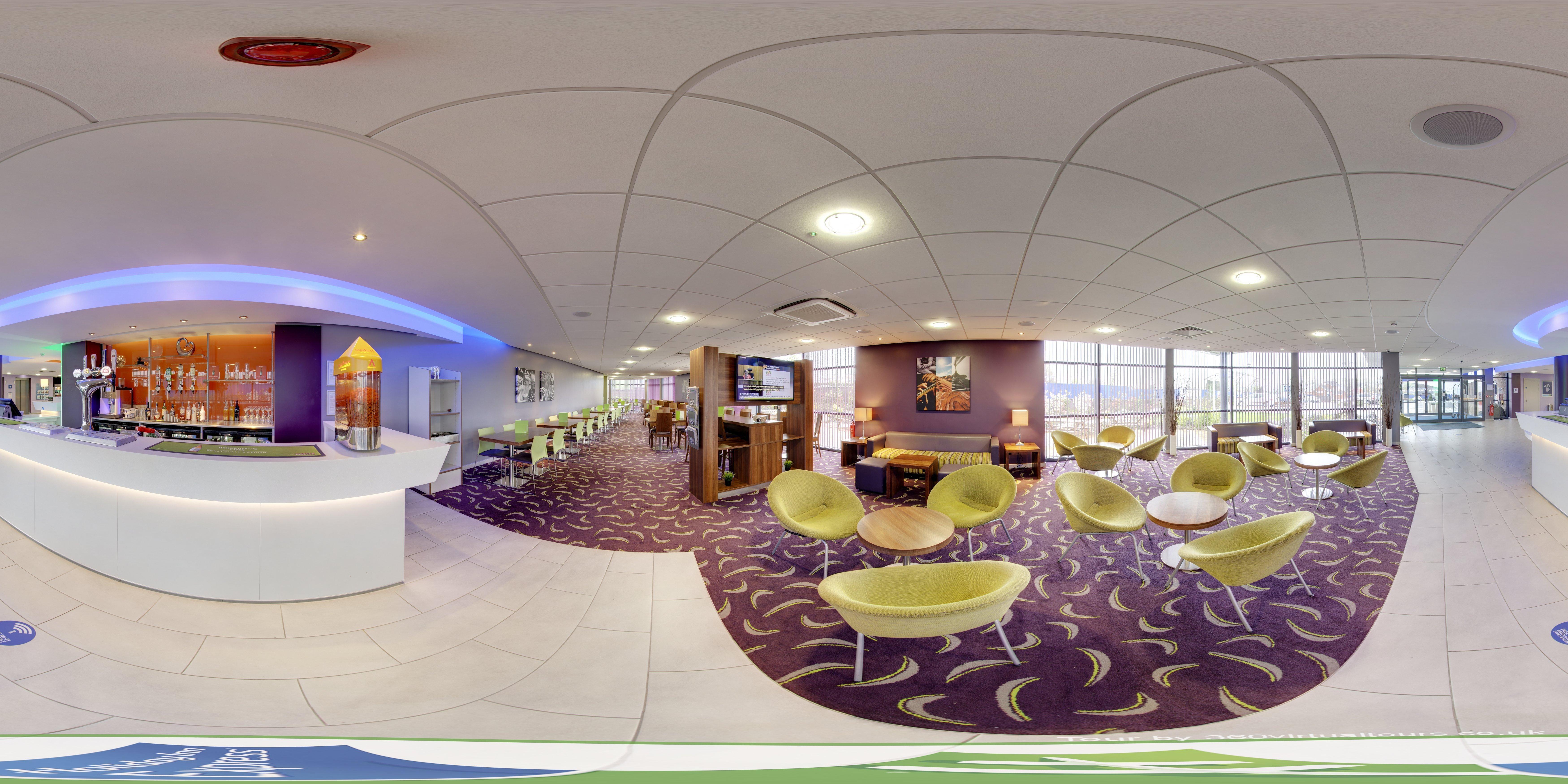 Holiday Inn Express Dunstable, An Ihg Hotel Екстериор снимка