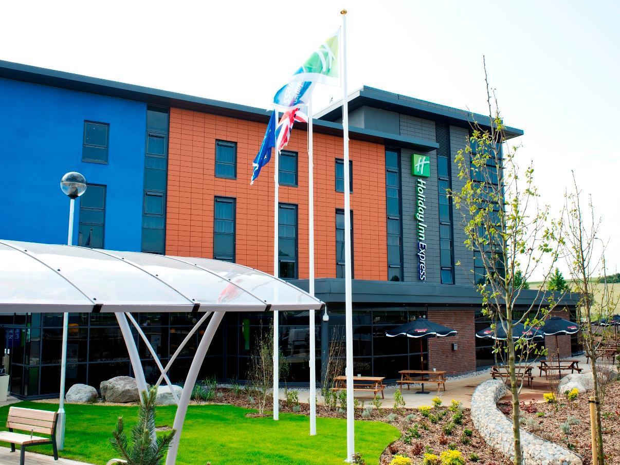 Holiday Inn Express Dunstable, An Ihg Hotel Екстериор снимка