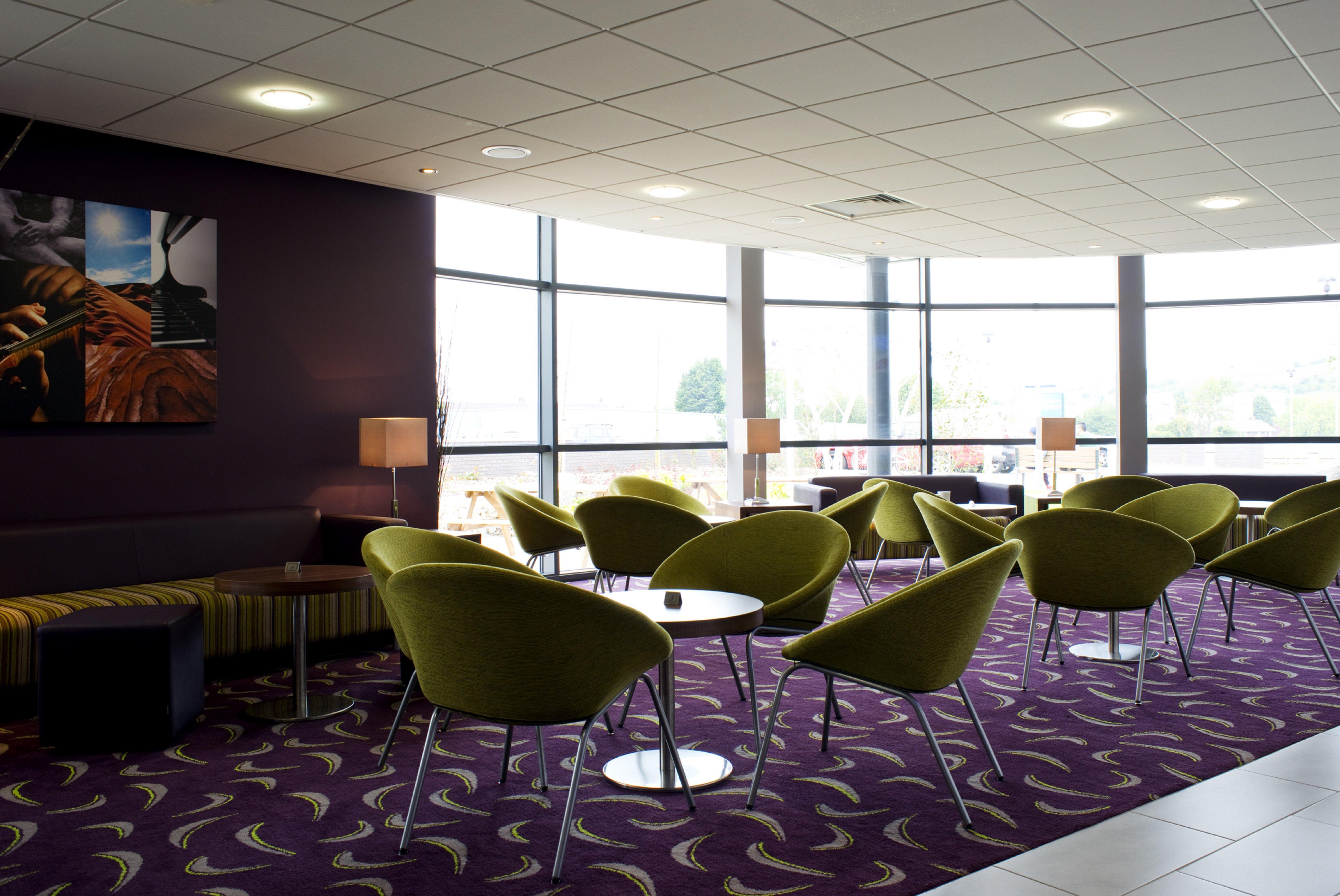 Holiday Inn Express Dunstable, An Ihg Hotel Екстериор снимка
