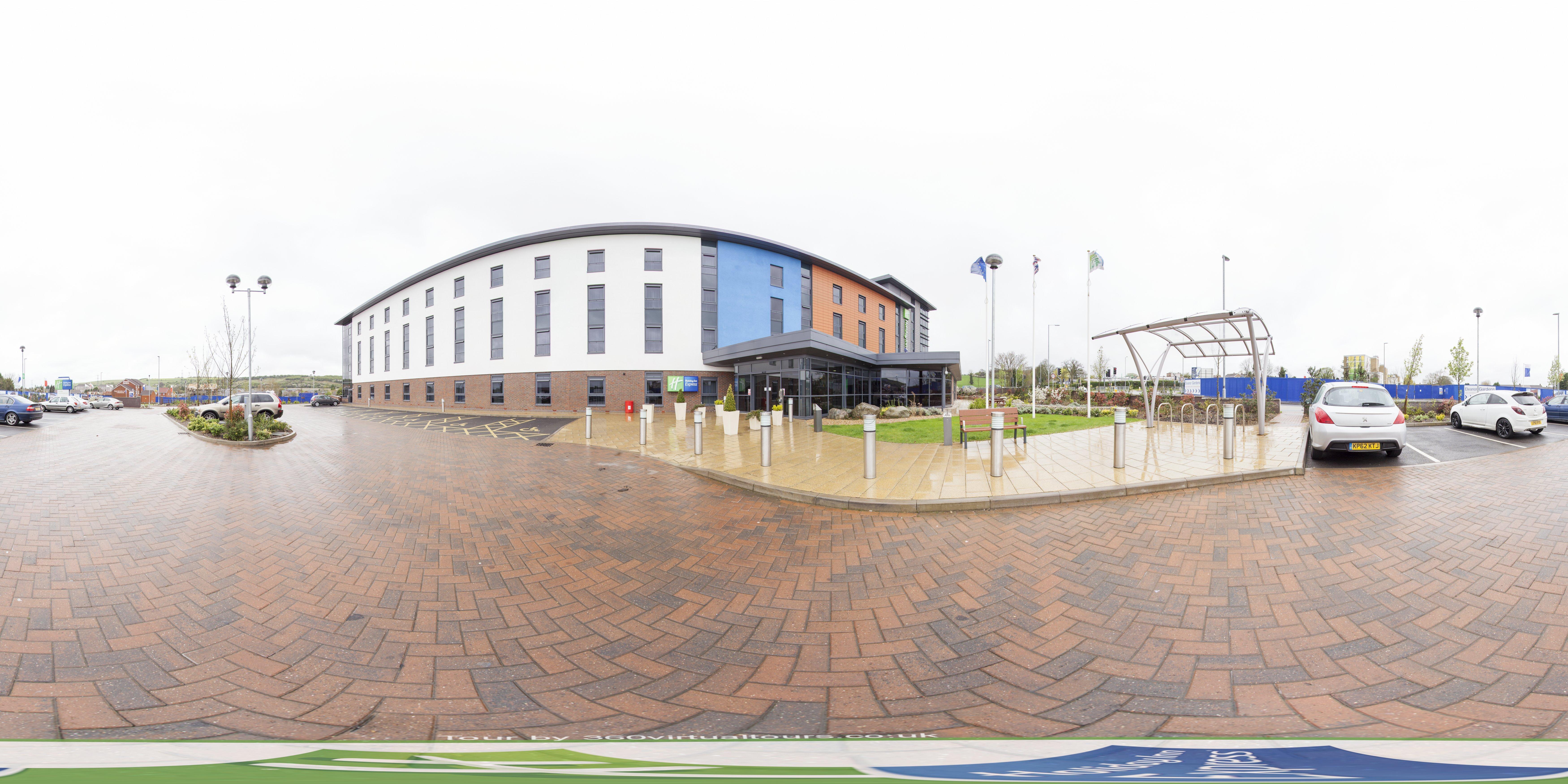 Holiday Inn Express Dunstable, An Ihg Hotel Екстериор снимка