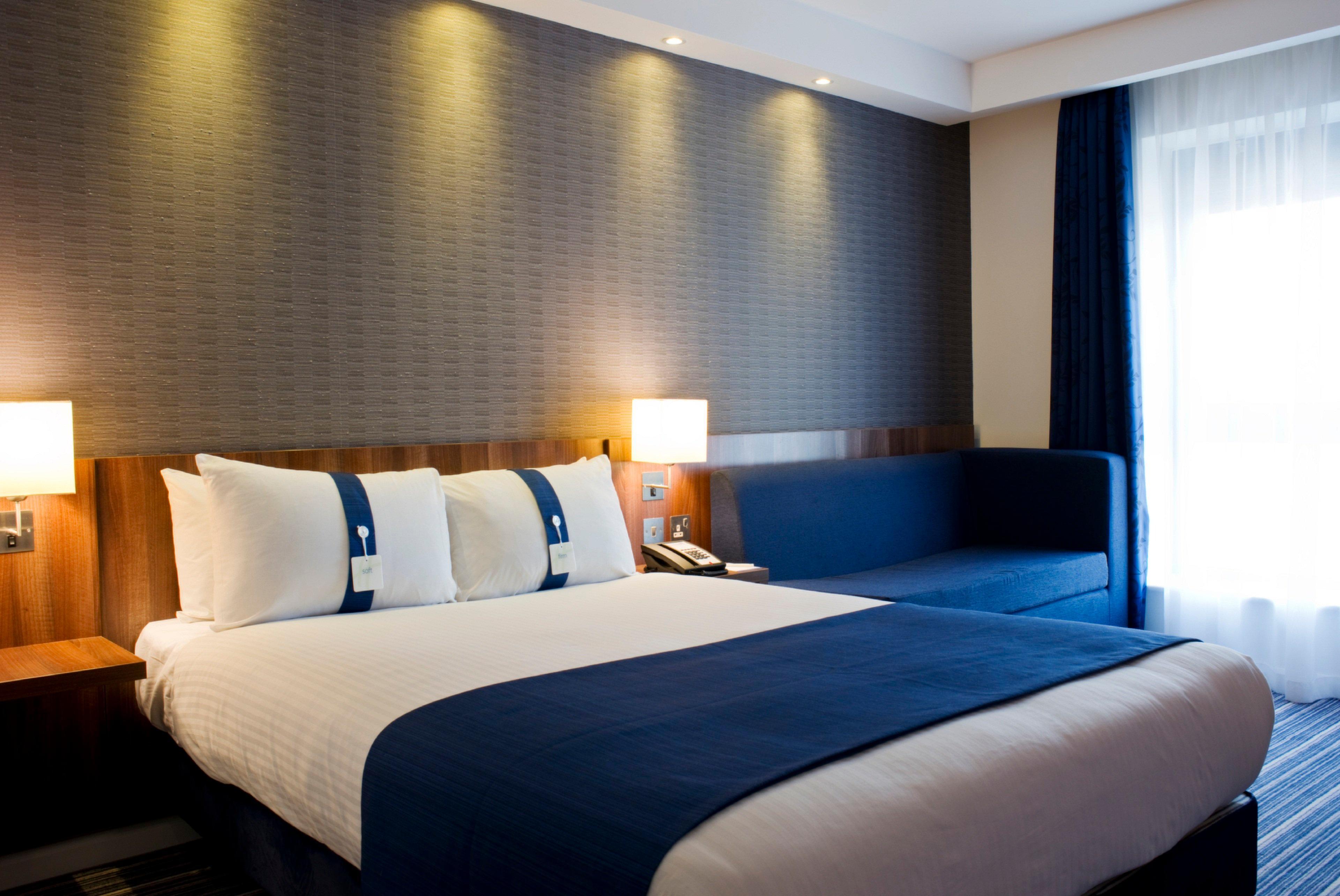 Holiday Inn Express Dunstable, An Ihg Hotel Екстериор снимка