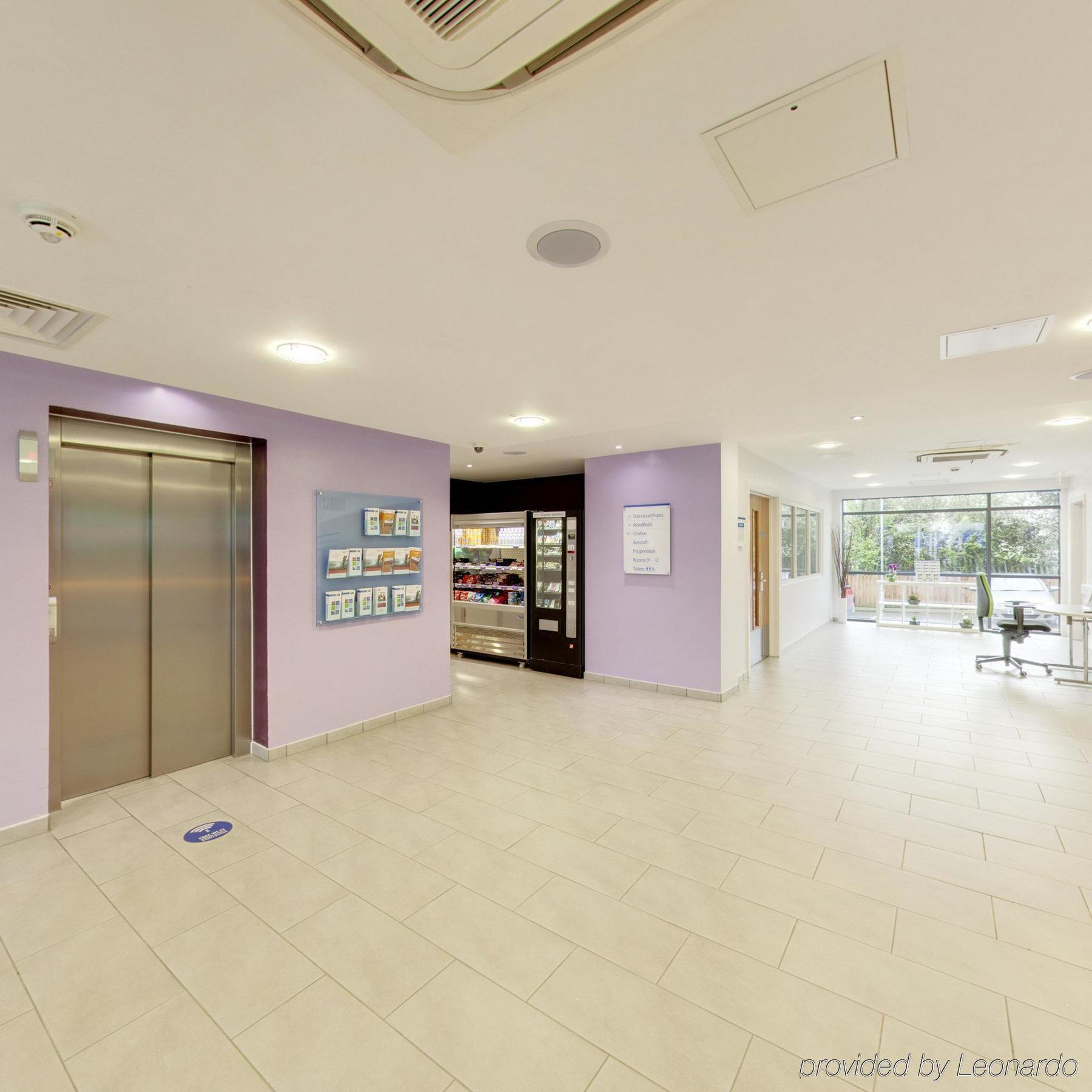 Holiday Inn Express Dunstable, An Ihg Hotel Екстериор снимка