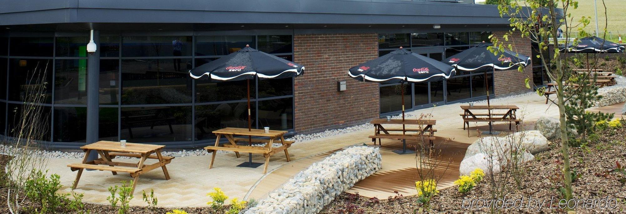 Holiday Inn Express Dunstable, An Ihg Hotel Екстериор снимка