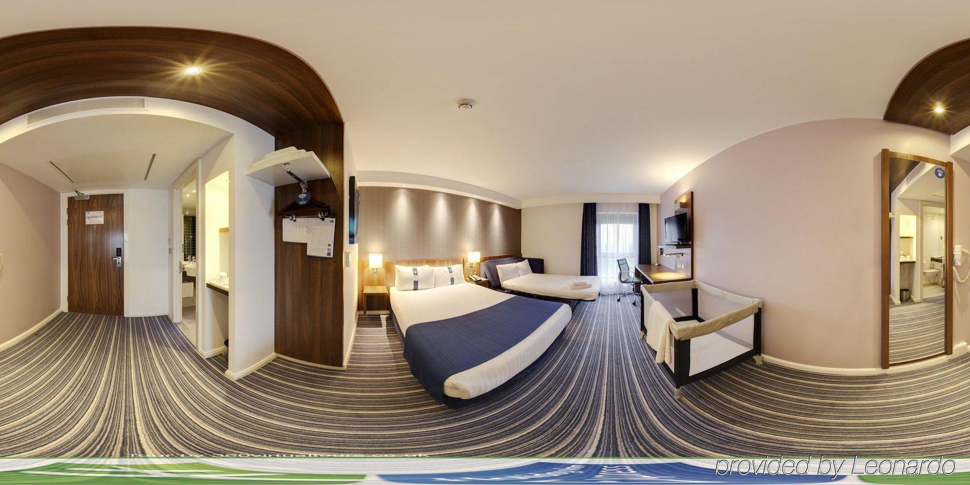 Holiday Inn Express Dunstable, An Ihg Hotel Екстериор снимка