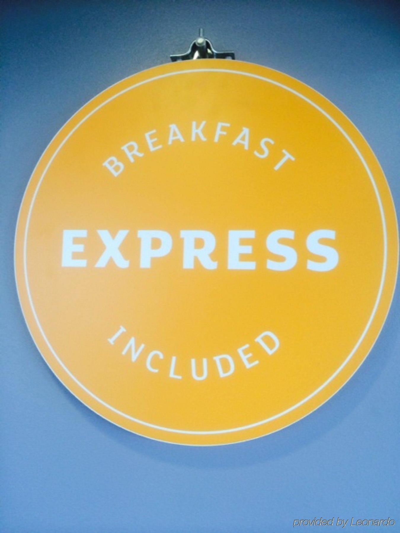Holiday Inn Express Dunstable, An Ihg Hotel Екстериор снимка